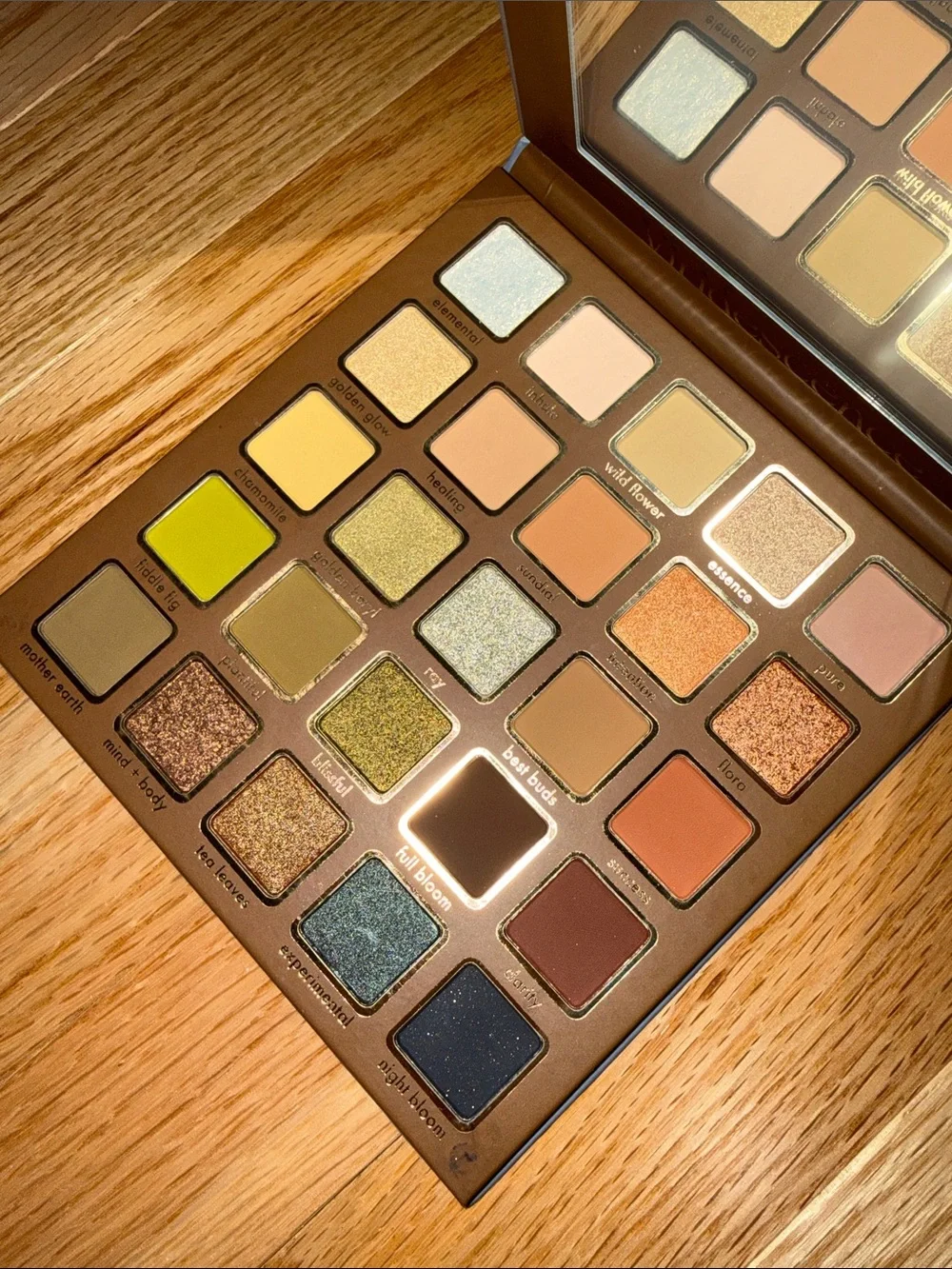 Kara beauty Viridescence 25 eyeshadow palette New